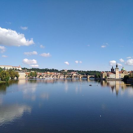 Modern Apartment Vsehrdova Praha Bagian luar foto